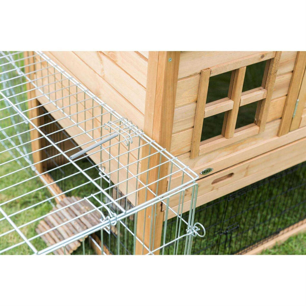 Enclosed Outdoor Run I434769