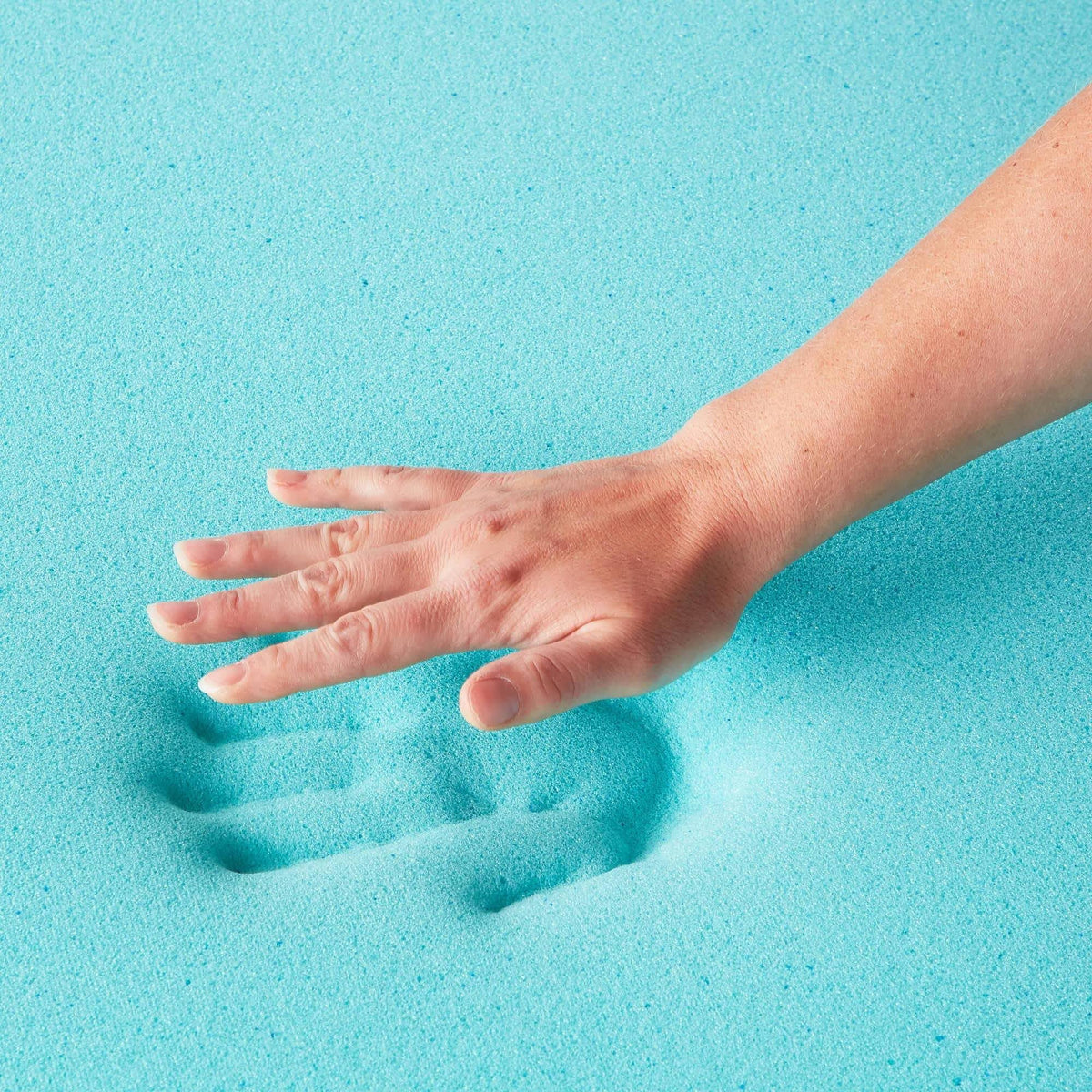 Twin Gel Memory Foam Topper with Cover B785