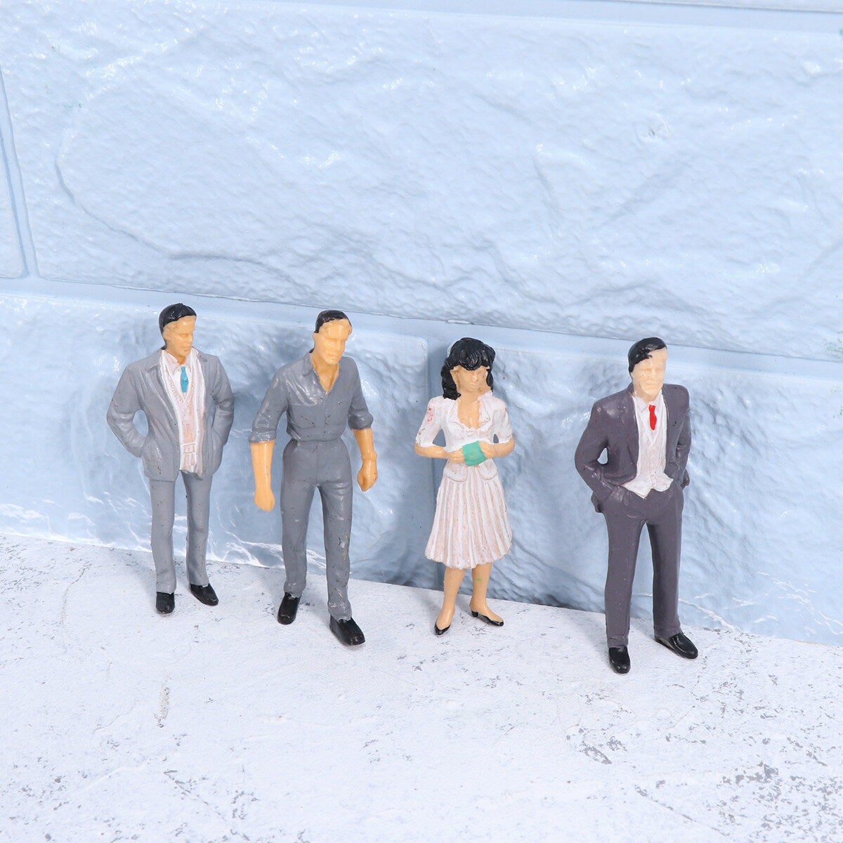 Mini Multicolor Painted Moulds People Figures for Doll House B4245