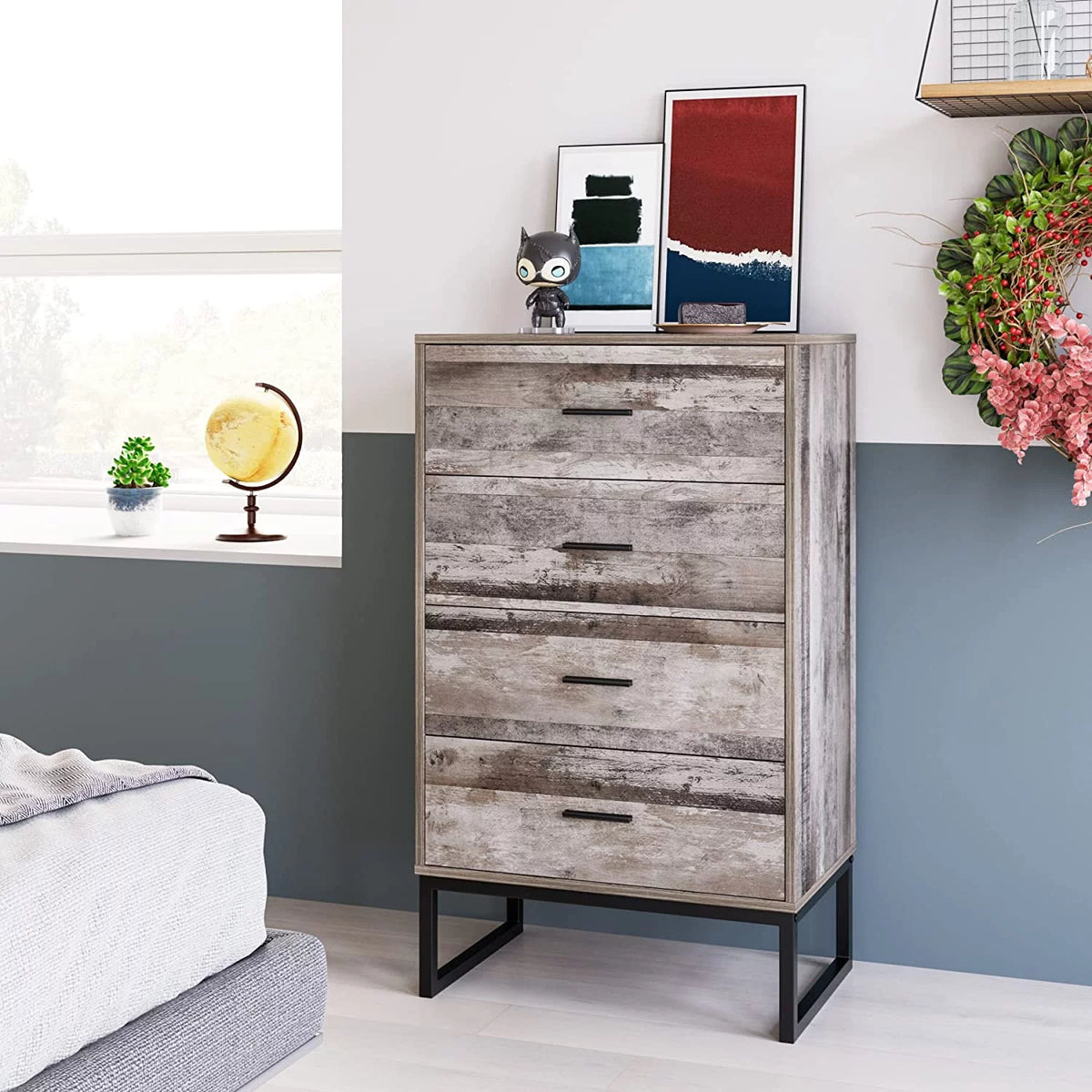 4 Drawer Wood Dresser U928325